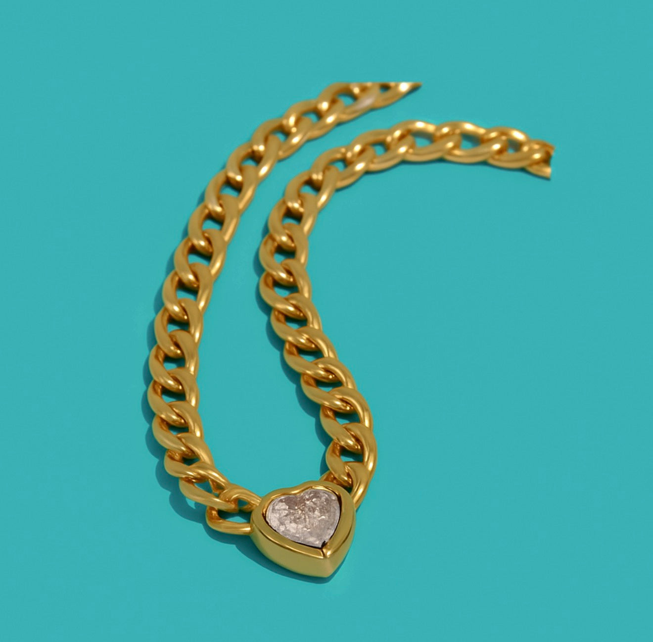 Golden Amor Heart Necklace 💛