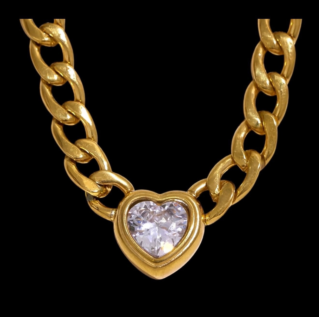 Golden Amor Heart Necklace 💛